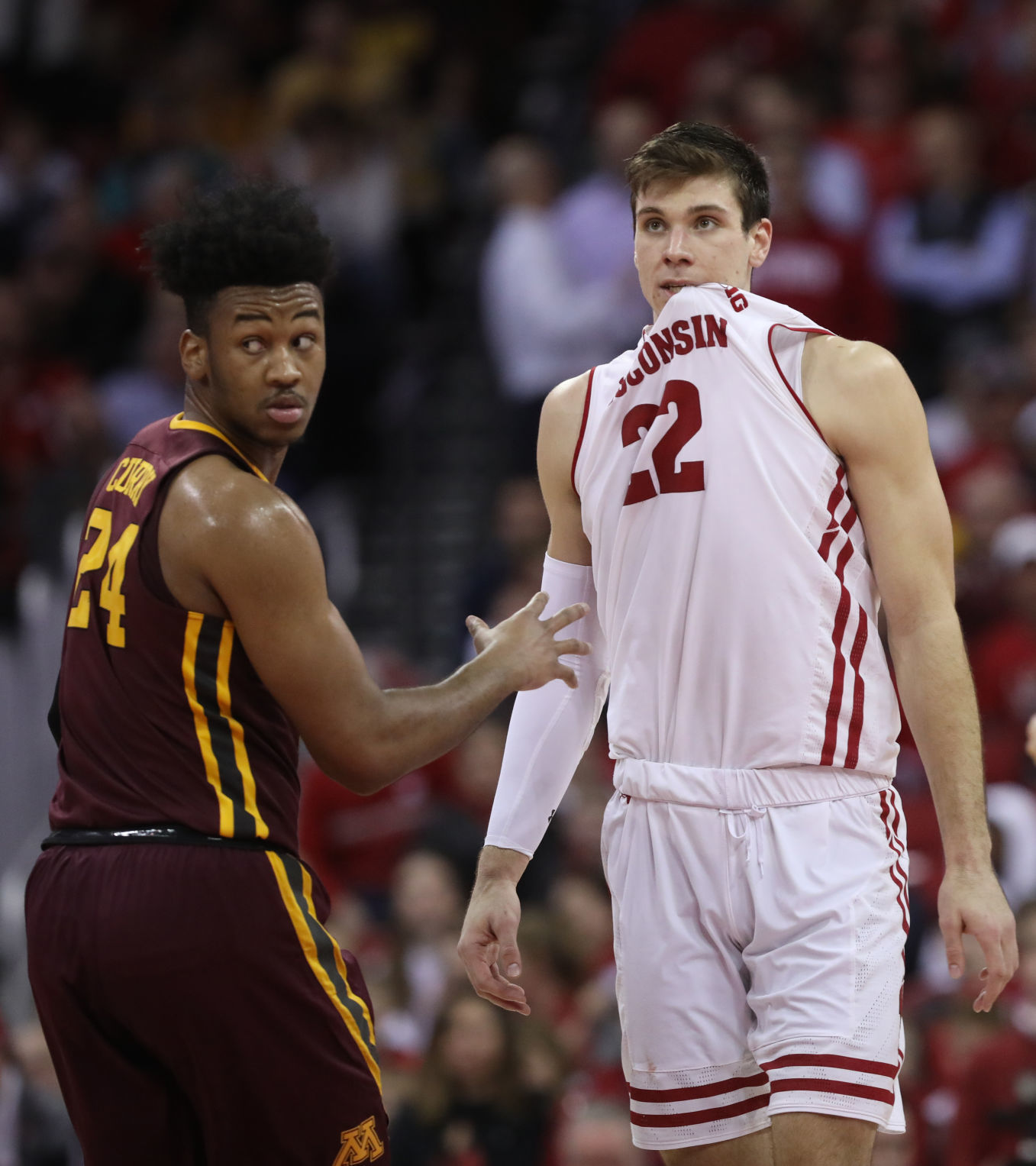 Golden Gophers 59, Badgers 52